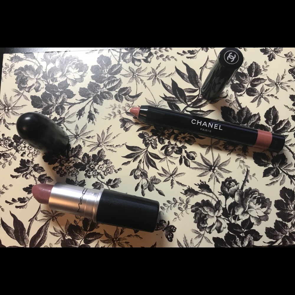 Chanel Lip Crayon 9 Beige Rose & MAC FAUX